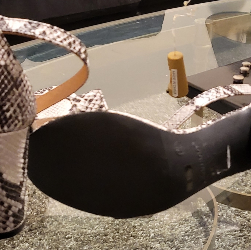 Wide heel animal print shoe